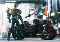 2000 AD: Judge Dredd - Hiya Toys - Judge Dredd & Lawmaster MK II 1:18 Scale Figure