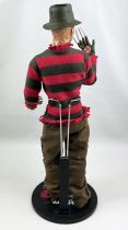 A nightmare on Elm Street - 12\  Sideshow - Freddy Krueger \ Classic\  (loose)