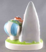 Asterix - Bobèche 2013 Gloss Varnish Cake Candle Holder Porcelain Medium Bean-figures - Obelix Introducing a Menhir