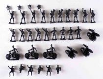 Atlantic 1:72 9007 Mussolini - The Black ShirtsThe March on Rome