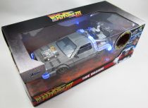 Back to the Future - Jada - 1:24 Scale Delorean Time Machine \ Railroad\  Part.3 with lights