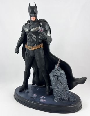 Diamond select best sale batman statue