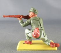 Britains Deetail - WW2 - German - Afrika Corps - Kneeling firing rifle Mint Condition