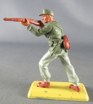 Britains Deetail - WW2 - German - Afrika Corps standing firing rifle