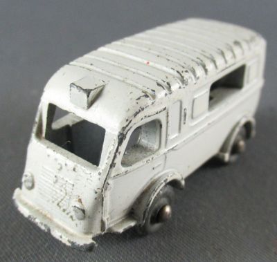 Nodig uit Grens handicap Cij Ref M6 Renault 1000Kg Truck White Ambulance Micro-Miniature