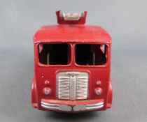 Dinky Toys France 32E Fourgon Incendie Premier Secours Berliet en Boite 100% d\'origine Pas repro