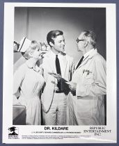 Dr. Kildare (TV series) - Richard Chamberlain, Daniela Bianchi & Raymond Massey 8x10inch Republic Pictures Exploitation Photo (1