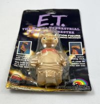 E.T. - LJN (Grand Toys) Ref 1205 (1982) - E.T. with Speak and Spell (mint on card)