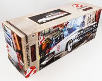 Ghostbusters - Hasbro - ECTO-1 (1984) 1:18 scale (Plasma Series)