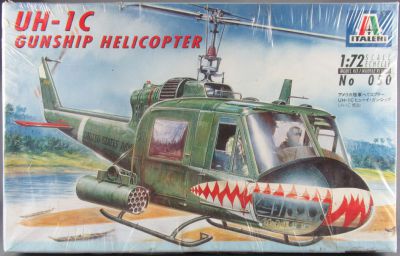 Italeri - N°050 UH-1C Gunship US Navy Combat Helicopter 1:72 MISB