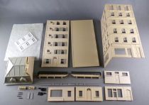 Jouef 1052 Ho Town Corner Building Zinc Roof Plastic Model Kit Partially Built with Box