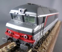 Jouef Champagnole 858300 Ho Sncf Diesel Loco CC 72030 Corail Plus Multi Service Livery Red & Blue Reversed Lightning NMIB