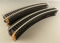 Lima 3030 Ho &é Curved Steel Tracks R360 36° includes 1 Power Track & 1 Rerailer