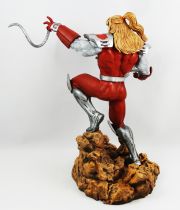 Marvel Select Gallery Diorama - Comic PVC Statue - Omega Red