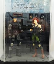 Metal Gear Solid - McFarlane Toys - Solid Snake & Meryl Silverburgh (loose with fishtank box)