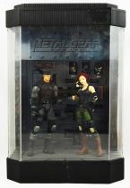 Metal Gear Solid - McFarlane Toys - Solid Snake & Meryl Silverburgh (loose with fishtank box)