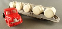 Norev Micro Miniature  522 Ho 1:86 Red Unic ZU 120 Truck with France Lait Milk Containers Trailer