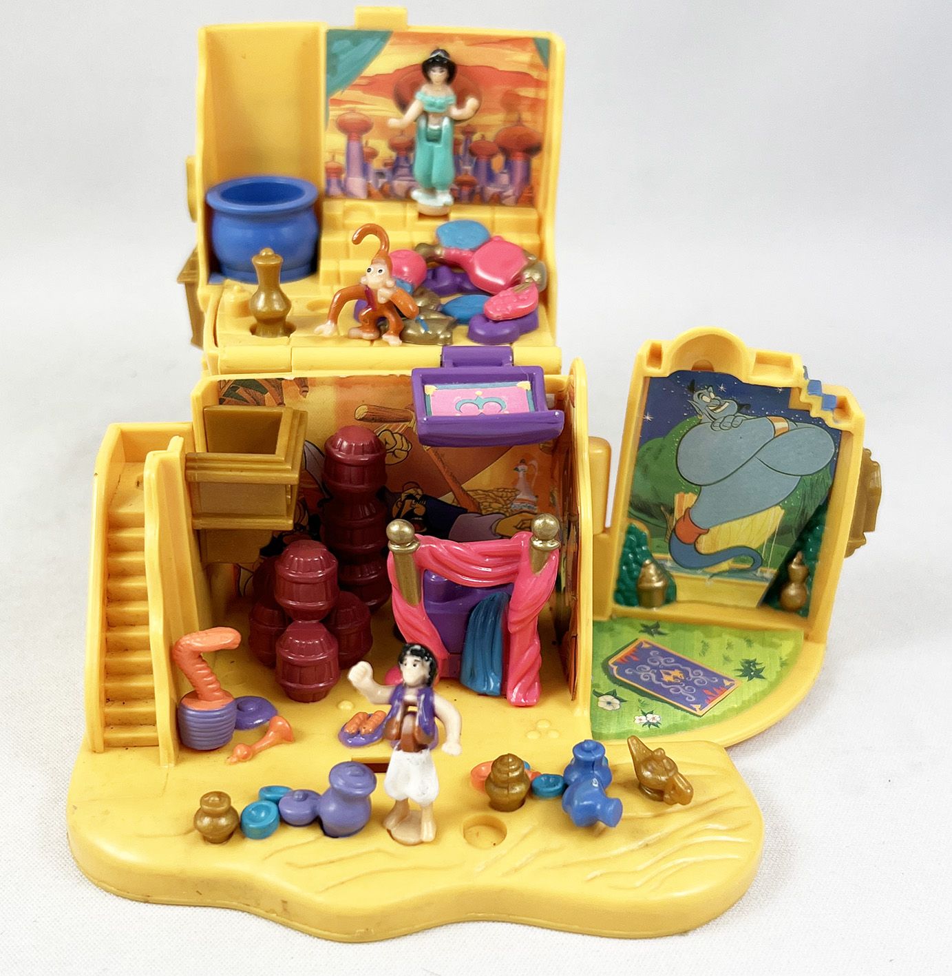 Polly Pocket - Bluebird Toys 1995 - Disney's Aladdin Agrabah Marketplace  (loose)