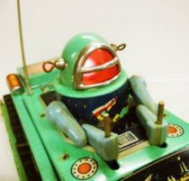 Robot - Gyro-Action Rolling Tin Robot - Space Tank ME-091 (Beijing Toy No. 1 Factory) Loose with Box