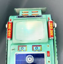 Robot - Space Tank ME-091 (Battery Operated Tin Toy) - China 1969