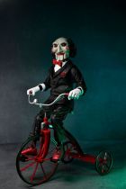 Saw - Billy la Poupée avec Tricycle 30cm (Figurine parlante) - NECA