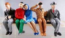 Scalextric 1:32 - Plastic Figure 54 mm - Group of 5 Seated Spectators including 1 with Binoculars 1 for Slot Car 3