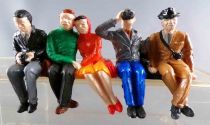 Scalextric 1:32 - Plastic Figure 54 mm - Group of 5 Seated Spectators including 1 with Binoculars 1 for Slot Car 2