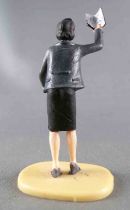 Scalextric 1:32 - Plastic Figure 54 mm - Woman Journalist with Notebook Red Sweater for Slot Car