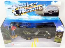 Smokey and the Bandit - Bandit\'s Pontiac Firebird Trans Am with figure - 1:36 scale - Corgi