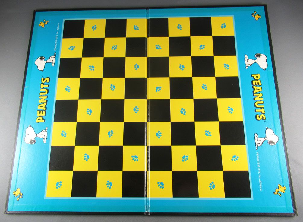 Snoopy & the Peanuts - 3D Chess Game - Near Mint in Box Complete