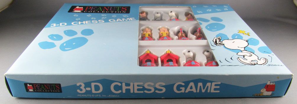 Snoopy & the Peanuts - 3D Chess Game - Near Mint in Box Complete