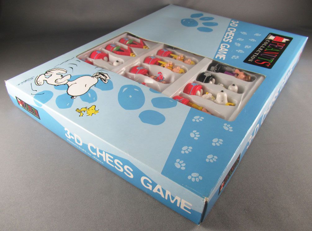 Snoopy & the Peanuts - 3D Chess Game - Near Mint in Box Complete