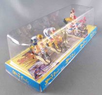 Sprint Final - Set of 4  Plastic Cyclists + Cup - Mint in Box