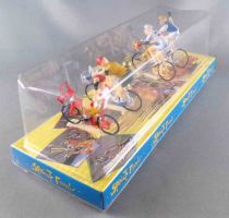 Sprint Final - Set of 4  Plastic Cyclists + Cup - Mint in Box