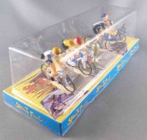 Sprint Final - Set of 4  Plastic Cyclists + Cup - Mint in Box