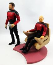 Star Trek The Next Generation - Diamond Select Art Asylum - Commander Riker & Captain Picard with Command\'s Chair (loose)