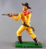 Starlux - Cow-Boys - Série 55/56 Luxe (Monobloc) - Piéton Tireur Fusil Debout (Jaune Chemise Rouge) (Réf C 2121)