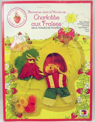 Bin224 2024 Vintage strawberry shortcake bundle of two dolls & Berry wear