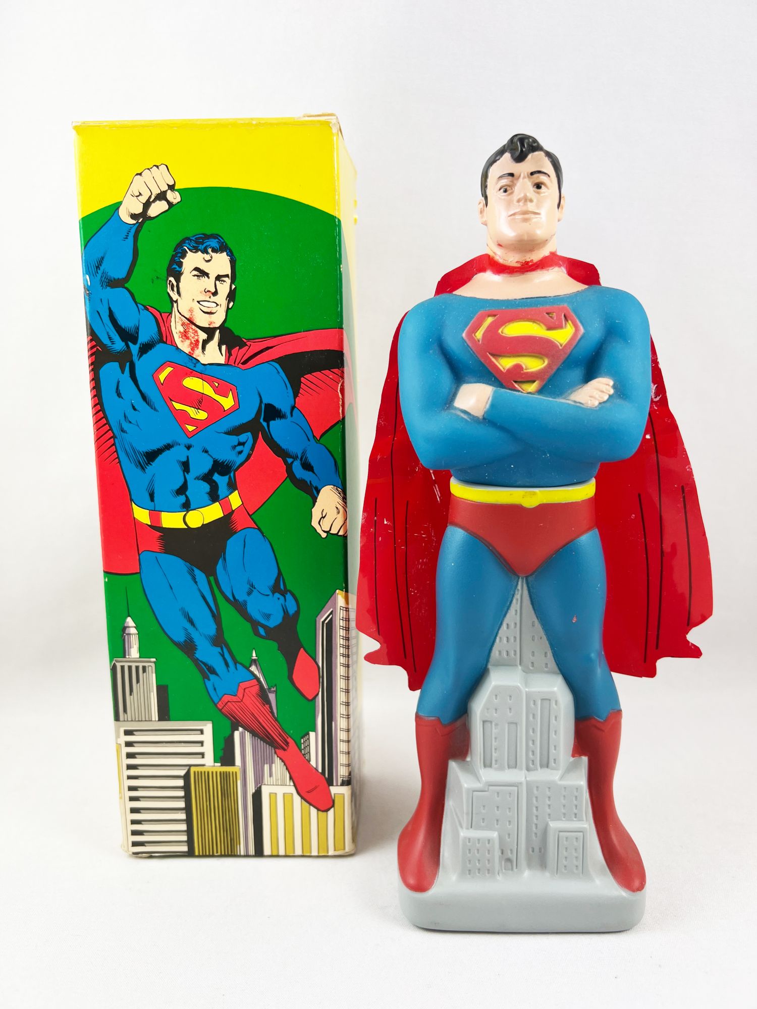 https://www.lulu-berlu.com/upload/image/superman-bubble-bath-bottle-with-box----avon---1978-p-image-497117-grande.jpg