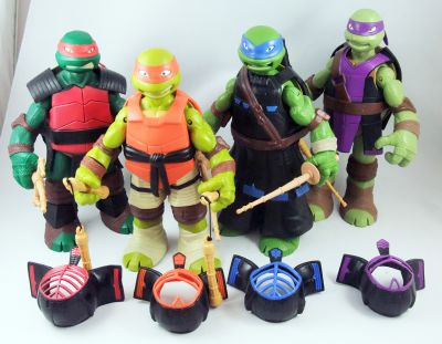 https://www.lulu-berlu.com/upload/image/teenage-mutant-ninja-turtles--nickelodeon-2012----10--dojo-turtles-set-of-4--loose----leonardo--rap-p-image-469569-moyenne.jpg