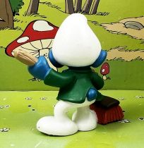 The Smufs - Schleich - 20462 Caretaker Smurf with broom