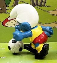 The Smurfs - Schleich - 20035 Kicker Smurf (yellow t-shirt & red short)