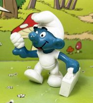 The Smurfs - Schleich - 20054 First Aid Smurf (white case without mark)