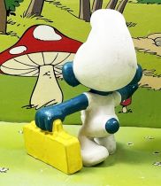 The Smurfs - Schleich - 20054 First Aid Smurf (yellow case without sign)