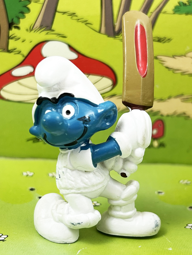 The Smurfs - Schleich - 20066 Cricket Smurf (ocher & red bat)