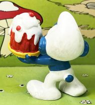 The Smurfs - Schleich - 20100 Greedy Smurf yellow cake