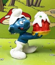 The Smurfs - Schleich - 20100 Greedy Smurf yellow cake