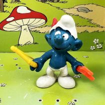 The Smurfs - Schleich - 20102 Bowman Smurf (removable bow and arrows)