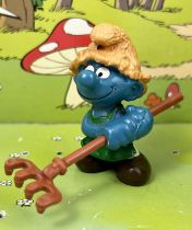 The Smurfs - Schleich - 20138 Gardener Smurf (Made in Hong Kong)