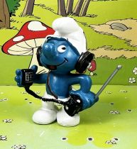 The Smurfs - Schleich - 20143 Radio Smurf (black headset/large antenna))